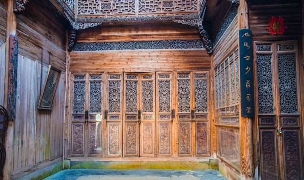 原创 比西递内敛、比宏村安静,这座徽州古村木雕十分精湛6