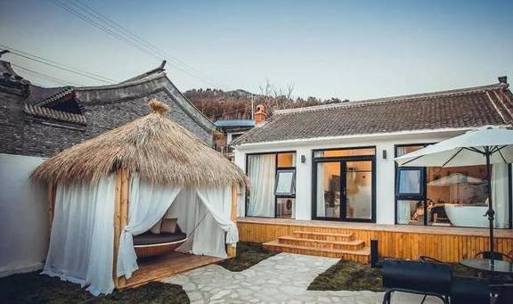 原创 花海小镇10号院,偷得浮生半日闲,不大不小你来刚刚好3