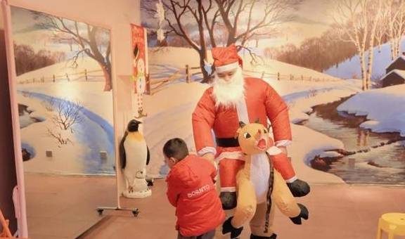 原创 成都再添一处“遛娃”圣地——“冰雪乐园”10