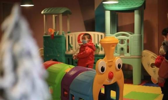 原创 成都再添一处“遛娃”圣地——“冰雪乐园”19