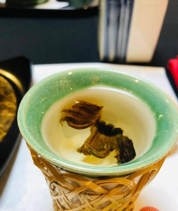 原创 东京有很多河豚店,为什么坐了三个小时新干线跑到金泽来吃河豚?4