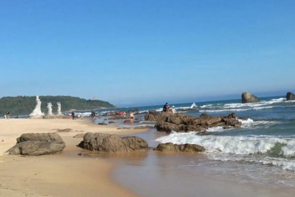 日月湾在海南什么地方3