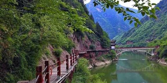 原创 逃离城市的雾霾天,到宝鸡凤县灵官峡景区“吸氧、洗肺”吧!4