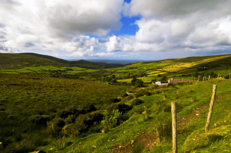 世界顶级的旅游国家，坐拥欧洲最高悬崖，被誉为“翡翠岛国”2