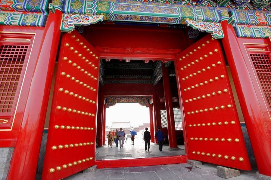 故宫最怪的景点,就只是一条普通门缝,却让无数游客排队“偷看”2