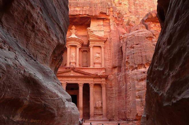 古老的玫瑰之城:沉寂几百年后被探险家发现,现被称为世界新奇迹2