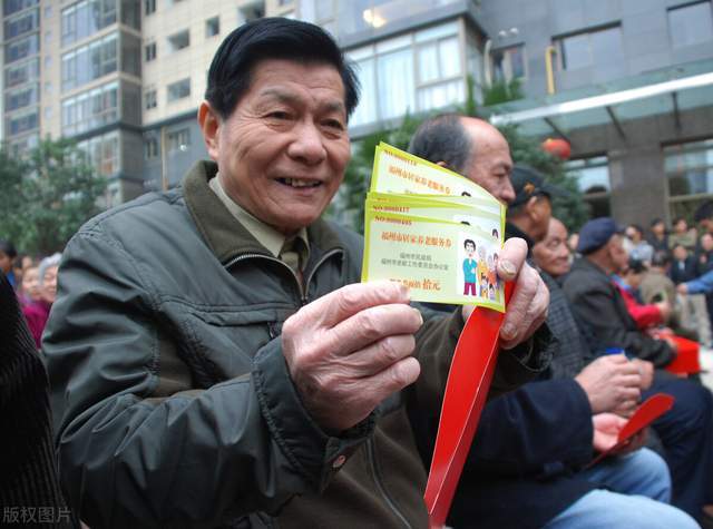 老年人关心的这些事,2022年政府工作报告都提到了4