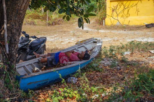 印尼蓝梦岛,风光无限的背后的简朴生活,你愿意在这里过日子吗5