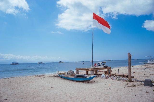 印尼蓝梦岛,风光无限的背后的简朴生活,你愿意在这里过日子吗9
