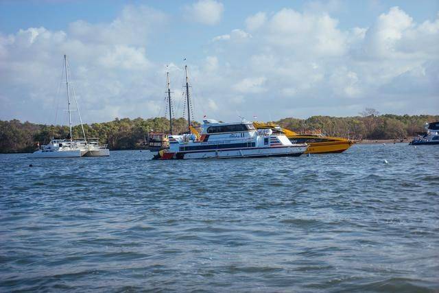 印尼蓝梦岛,风光无限的背后的简朴生活,你愿意在这里过日子吗12