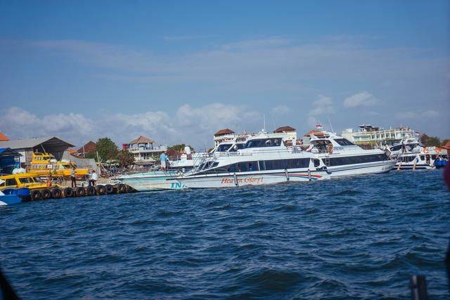 印尼蓝梦岛,风光无限的背后的简朴生活,你愿意在这里过日子吗14