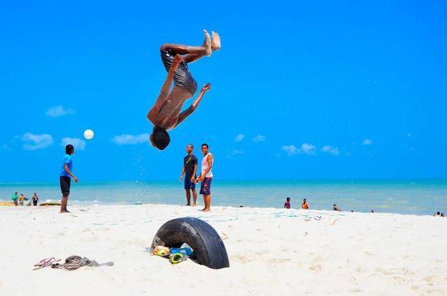 越贫穷越简单,这个非洲小岛质朴无比,人们都生活的很快乐1