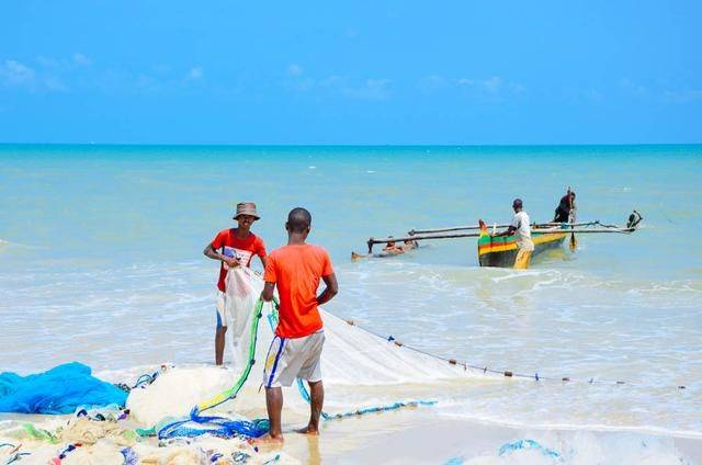 越贫穷越简单,这个非洲小岛质朴无比,人们都生活的很快乐4