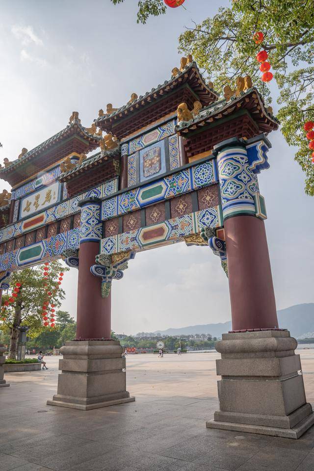 肇庆有个十分复古的牌坊,有机会一定要来看看,尽显美丽24