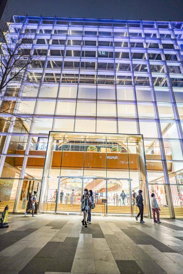 多财多金却最低调的太古汇,广州人一定都会来打卡的,高端购物区23