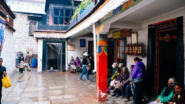 拉萨色拉寺,雨天参观也很美2