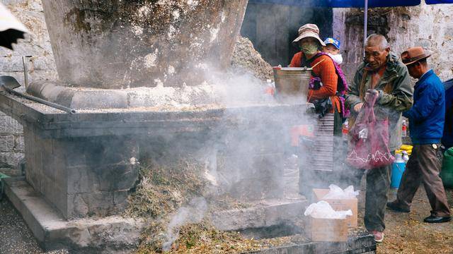 拉萨色拉寺,雨天参观也很美3