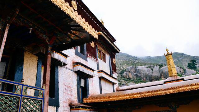 拉萨色拉寺,雨天参观也很美17