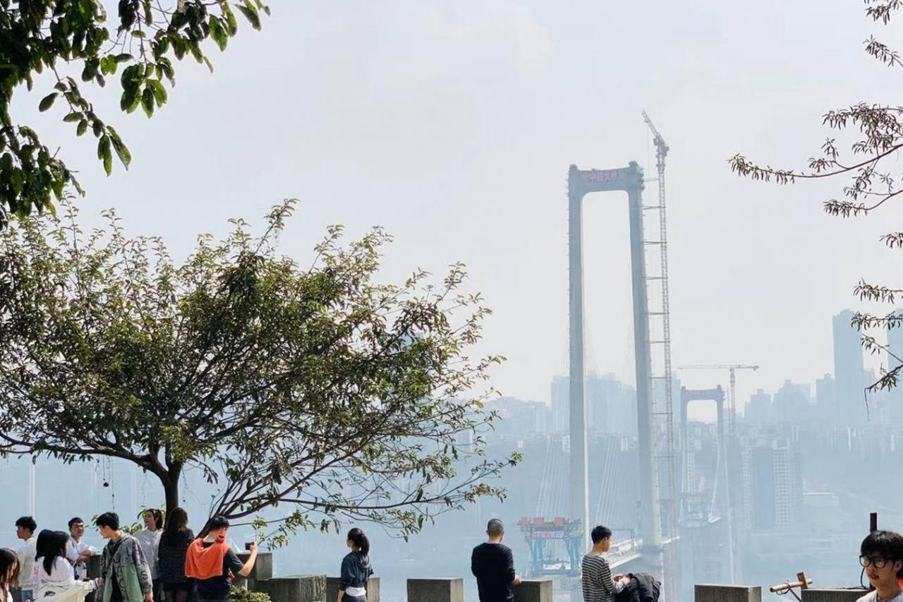 重庆春季出游攻略:迎来新生的山城巷,荒野花园里游客络绎不绝11