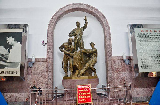 武汉长江大桥：万里长江第一桥，免门票，是俯揽城市美景的好去处7