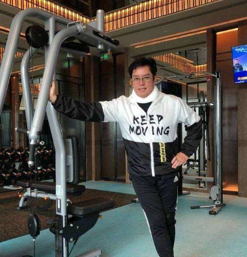 谭咏麟公开自己的家:楼顶天台大得能开派对,在香港属于顶级户型5