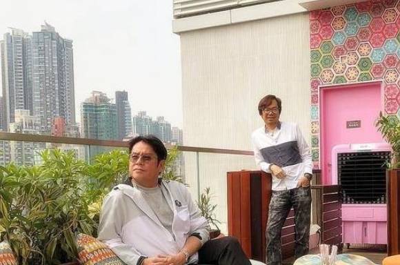 谭咏麟公开自己的家:楼顶天台大得能开派对,在香港属于顶级户型6