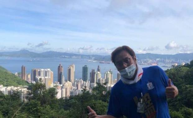 谭咏麟公开自己的家:楼顶天台大得能开派对,在香港属于顶级户型9