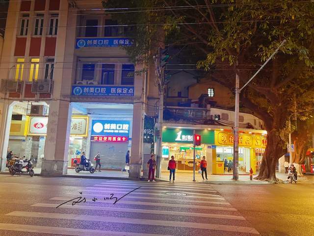 广州文明路上的老牌甜品店,对面竞争对手很强,本地人却更爱这里1