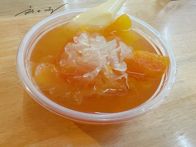 广州文明路上的老牌甜品店,对面竞争对手很强,本地人却更爱这里6