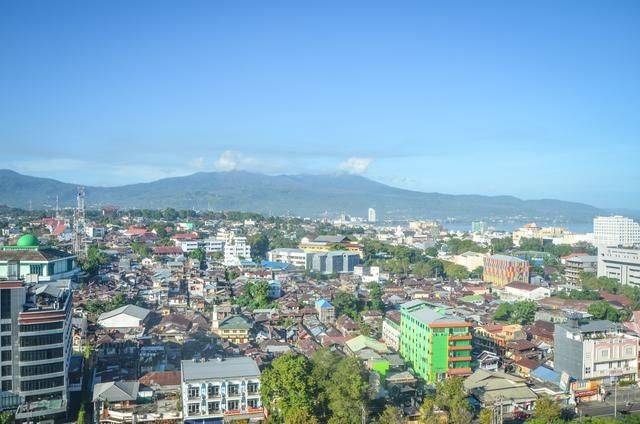 印尼还有做这么漂亮的城，火山+大海，冷门小众旅行地美娜多8