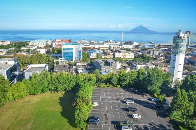 印尼还有做这么漂亮的城，火山+大海，冷门小众旅行地美娜多9