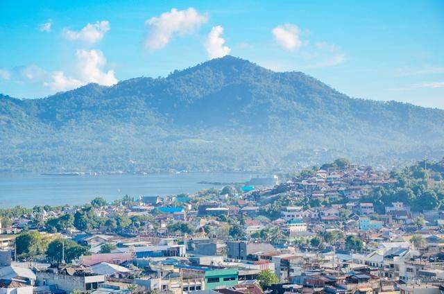 印尼还有做这么漂亮的城，火山+大海，冷门小众旅行地美娜多11