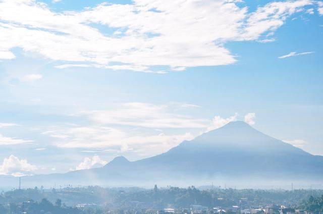 印尼还有做这么漂亮的城，火山+大海，冷门小众旅行地美娜多14