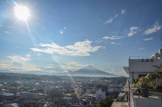印尼还有做这么漂亮的城，火山+大海，冷门小众旅行地美娜多16
