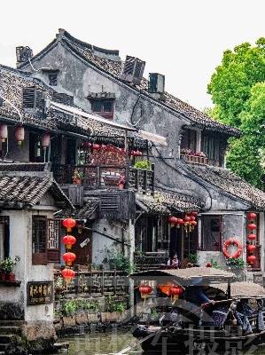 浙江古镇坐落在水网之中,沪杭铁路穿境而过,樱花三月热闹的水乡7