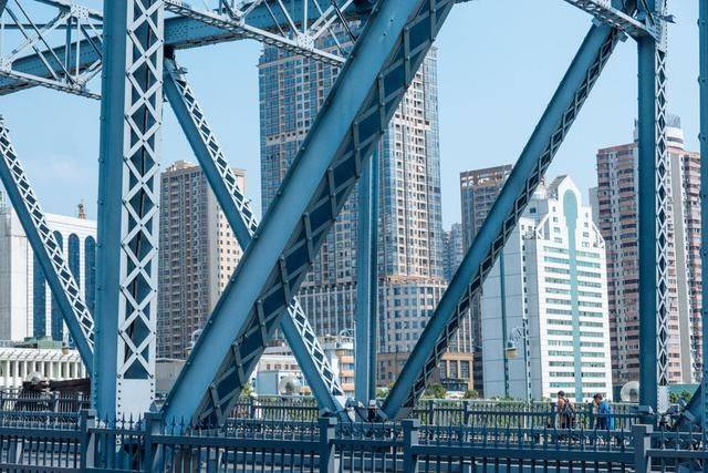 广这座广州最早的铁桥,名气很大,却有很多人在此跳桥17