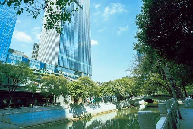 高端又复古?广州高楼夹杂下的温柔水乡,这样的好去处你知道吗?18