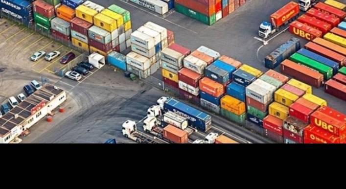 为“讨口饭吃”,私自将2700辆货车驶向我国,中方:请原路返回1