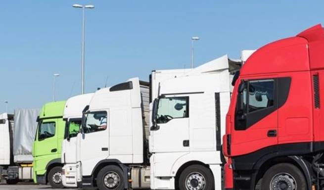 为“讨口饭吃”,私自将2700辆货车驶向我国,中方:请原路返回3