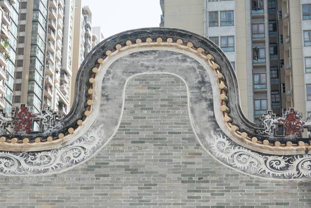 广州最壕祠堂,曾经有个地产商想买他们的土地,结果反被村民……1