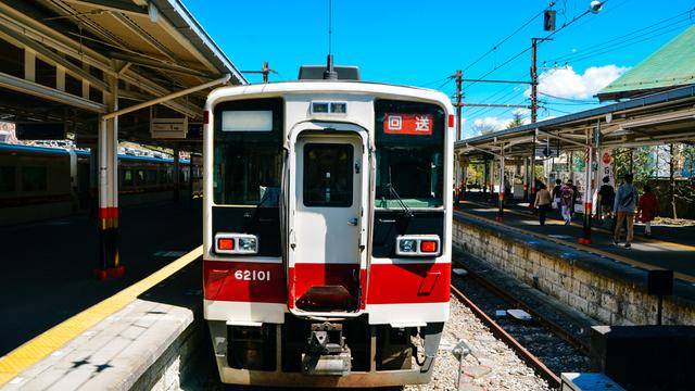 日本这个地方,到了春天满街都是樱花,太浪漫了吧10