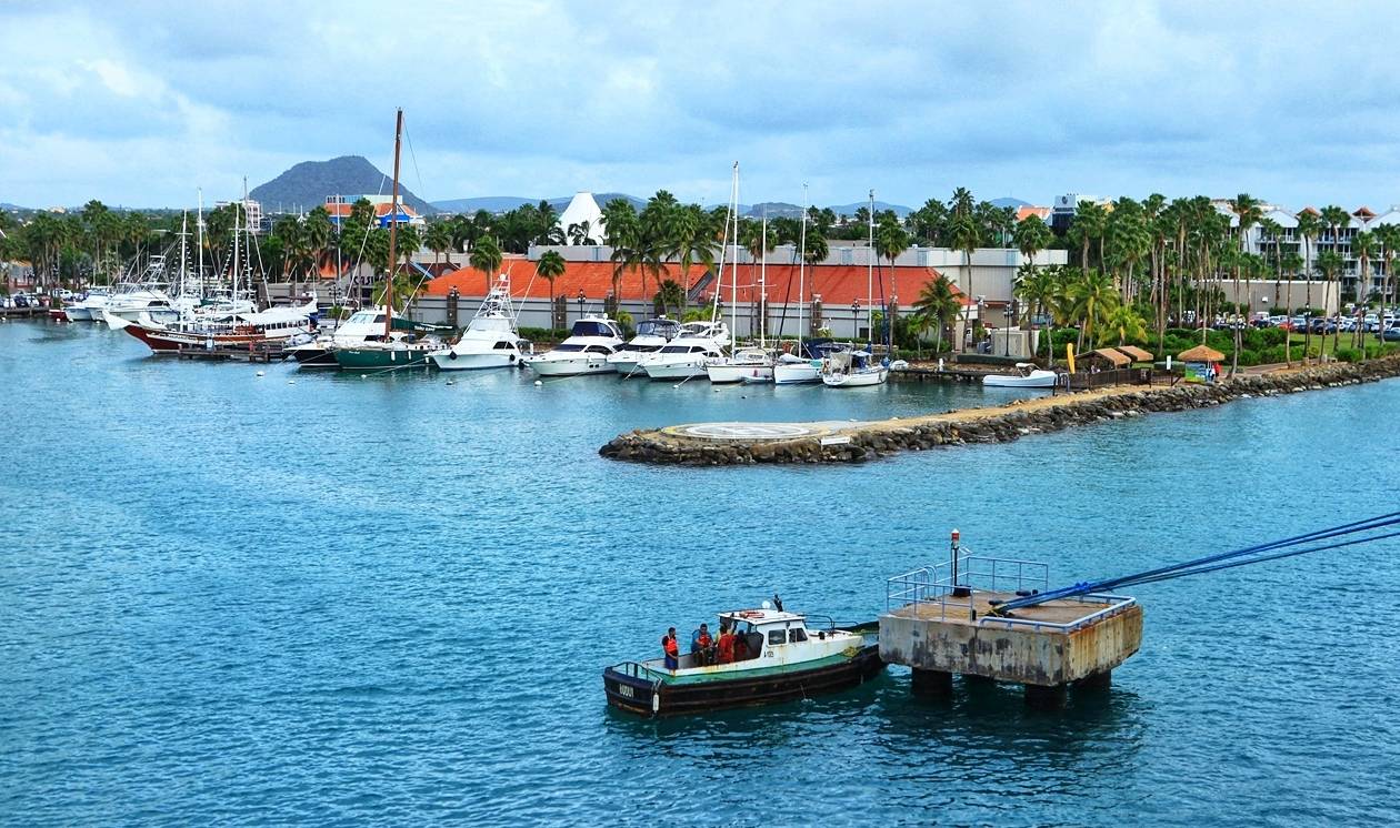 开车2小时就能走完的小岛:喝水都成问题,人均年收入却超20万5