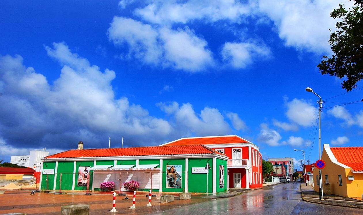 开车2小时就能走完的小岛:喝水都成问题,人均年收入却超20万8