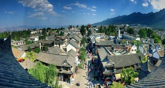 云南境内无人不知的小城,人均工资不到5000,但房价却近两万7