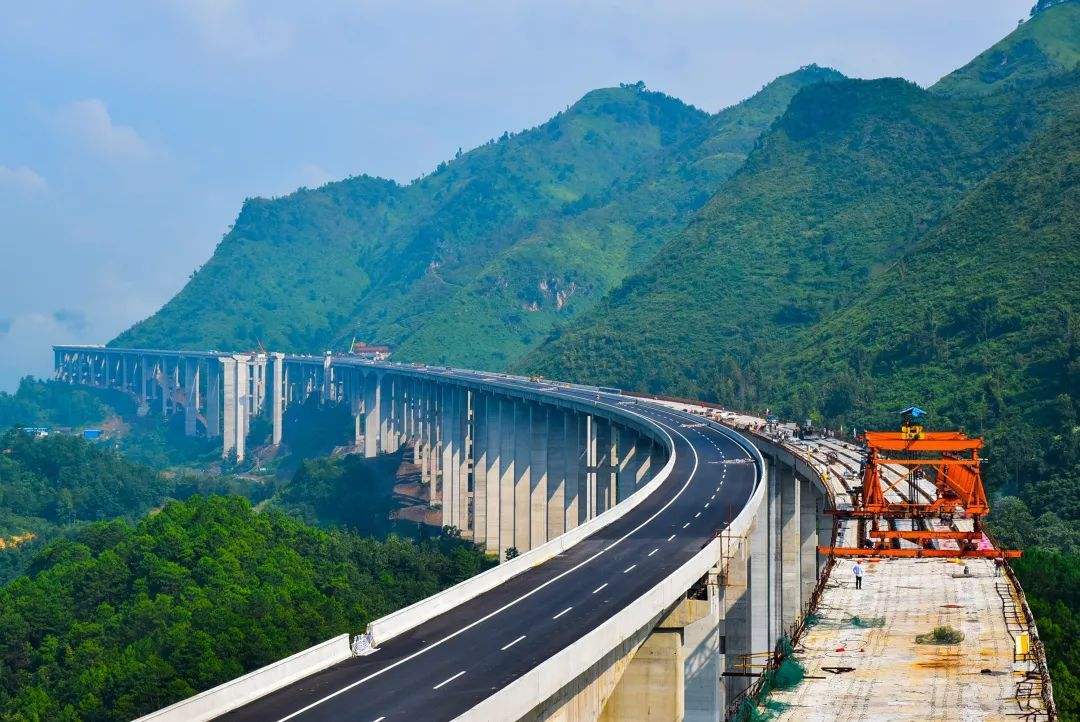 贵州高速大桥设计特殊匝道,走错可以调头,不用再担心走错道了10