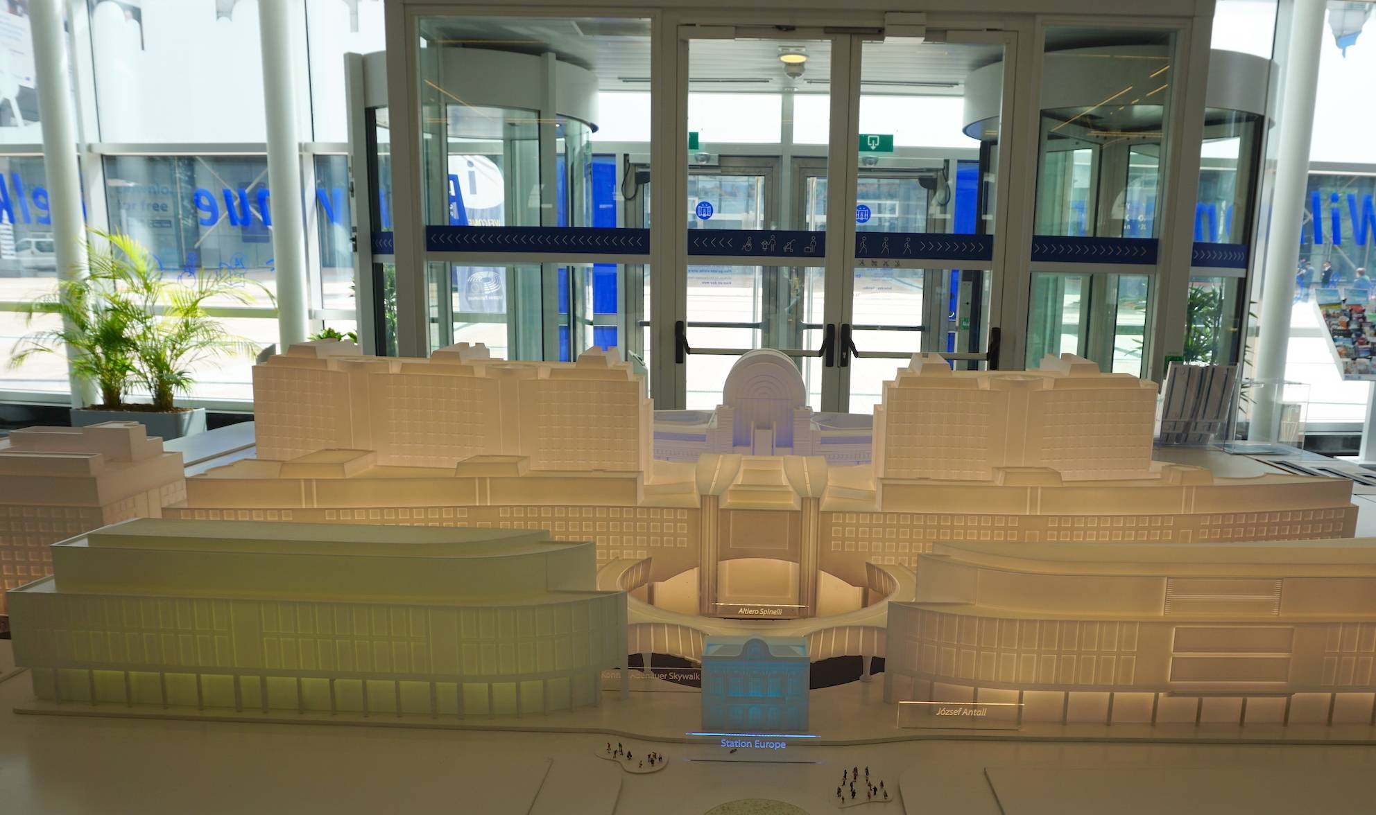 总在电视里看到的欧盟总部是什么样?不仅免费参观,还能坐下体验4