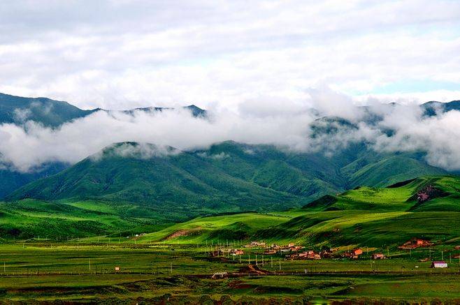 它被誉为是“小西藏”,风景美的让人心醉,颠覆你对大西北的认知6