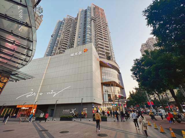 广州市荔湾区这家商场位置优越，两条地铁线交汇，人气却不怎么旺3