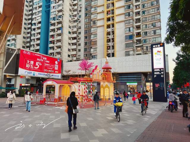 广州市荔湾区这家商场位置优越，两条地铁线交汇，人气却不怎么旺5