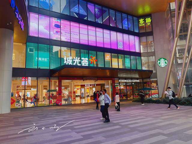 广州市荔湾区这家商场位置优越，两条地铁线交汇，人气却不怎么旺14